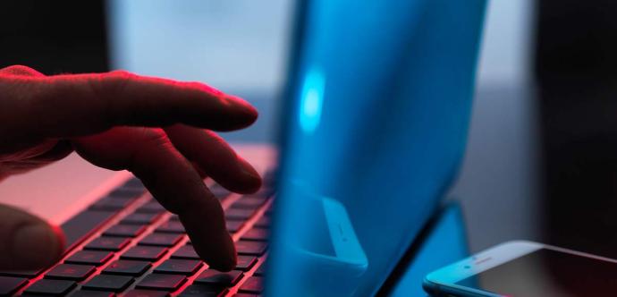 Censure abusive Facebook