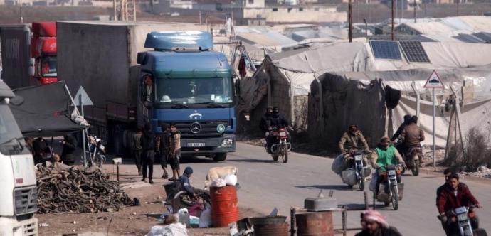 voiture qui roule dans une rue de syrie