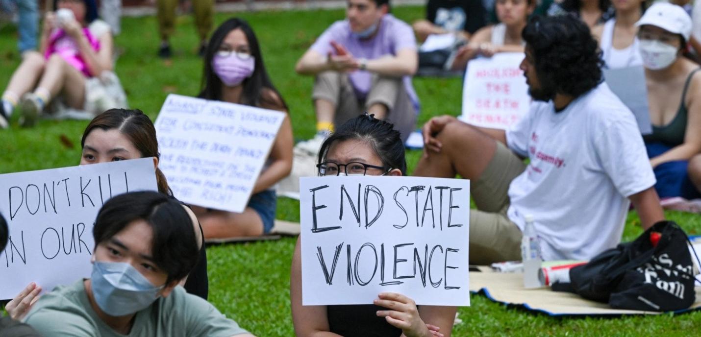 enfants manifestant à Singapour