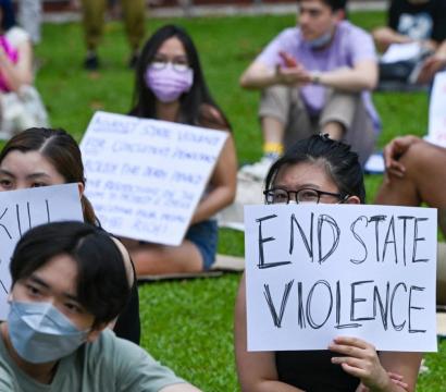 enfants manifestant à Singapour